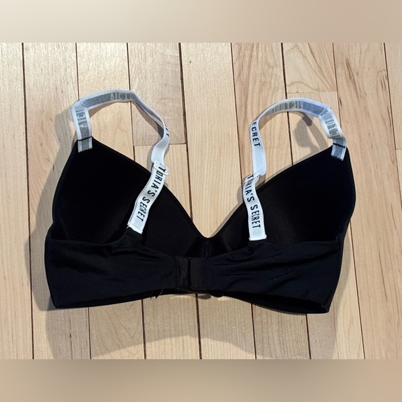 Victoria’s Secret T-Shirt Lightly Lined Wireless Demi Bra Black 34D - Picture 4 of 7